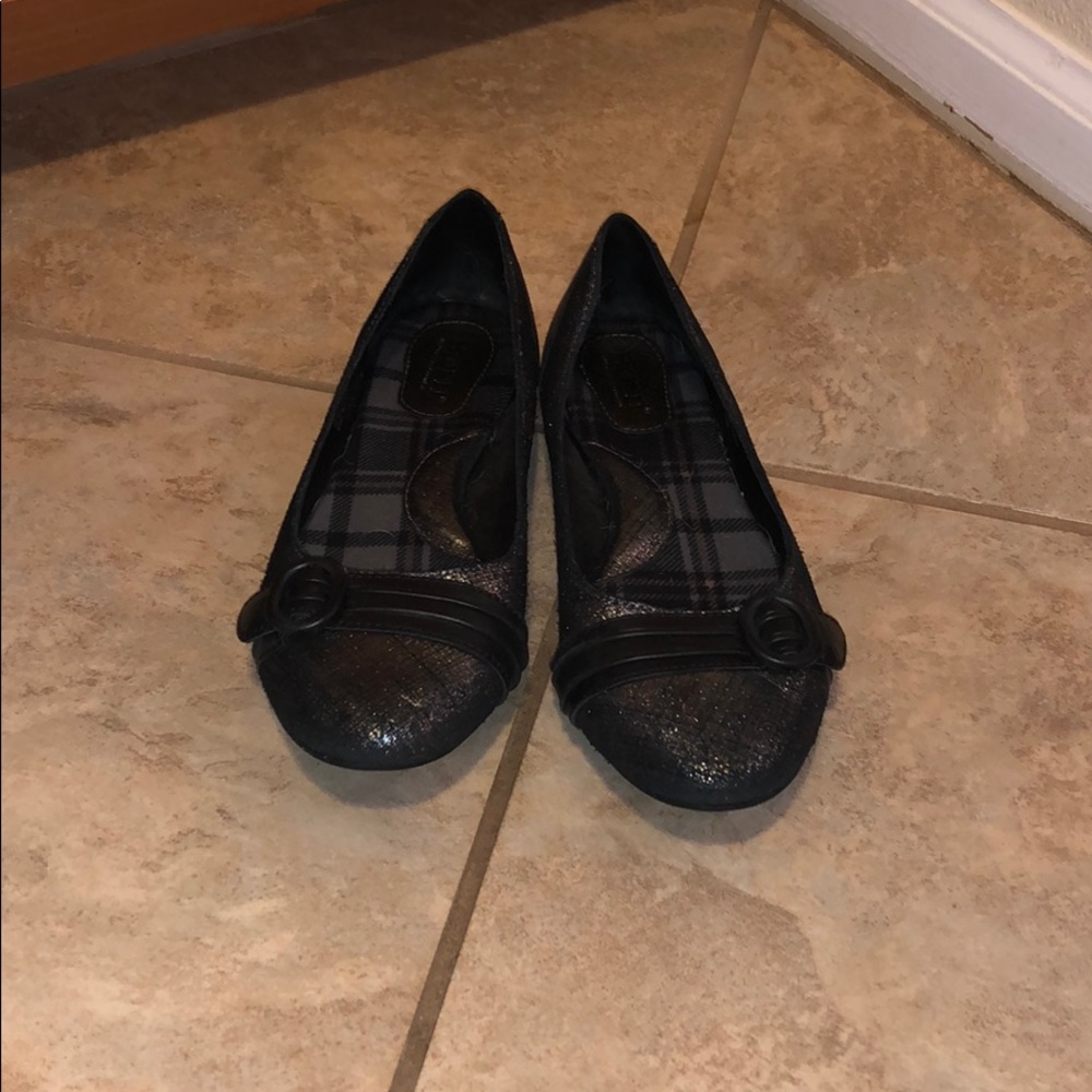 Women’s Born flats size 7w. NWOB